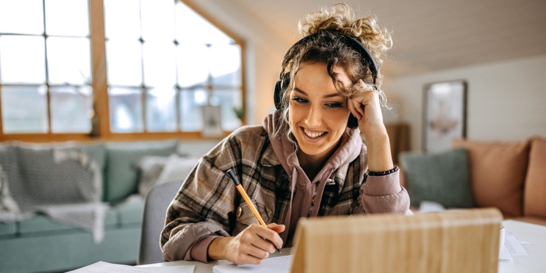 la energía fluye hacía donde va la atención la energía fluye hacía donde va la atención