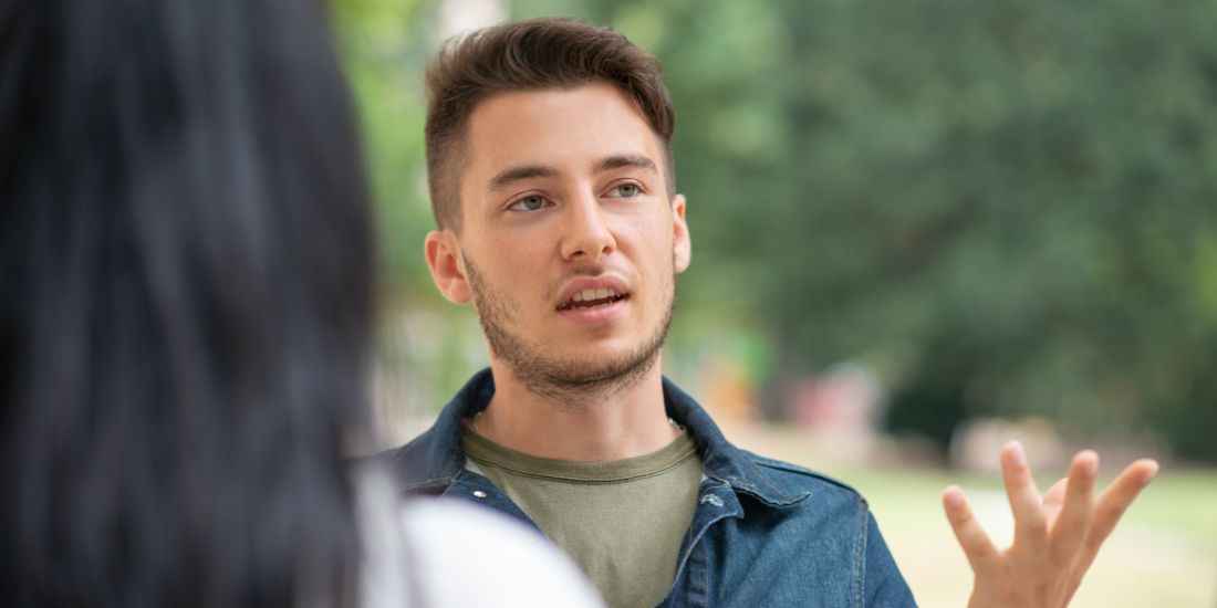 jóvenes aprendiendo con calma y confianza jóvenes aprendiendo con calma y confianza